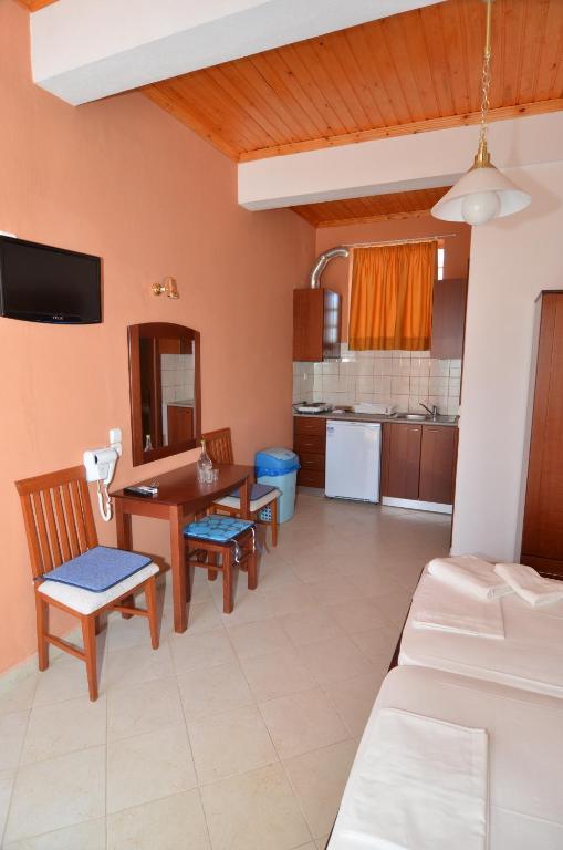 Avra Apartments Limenaria  Zimmer foto